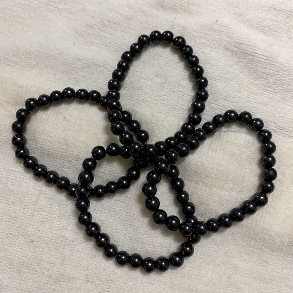 Set of 4 hematite stretch bracelets